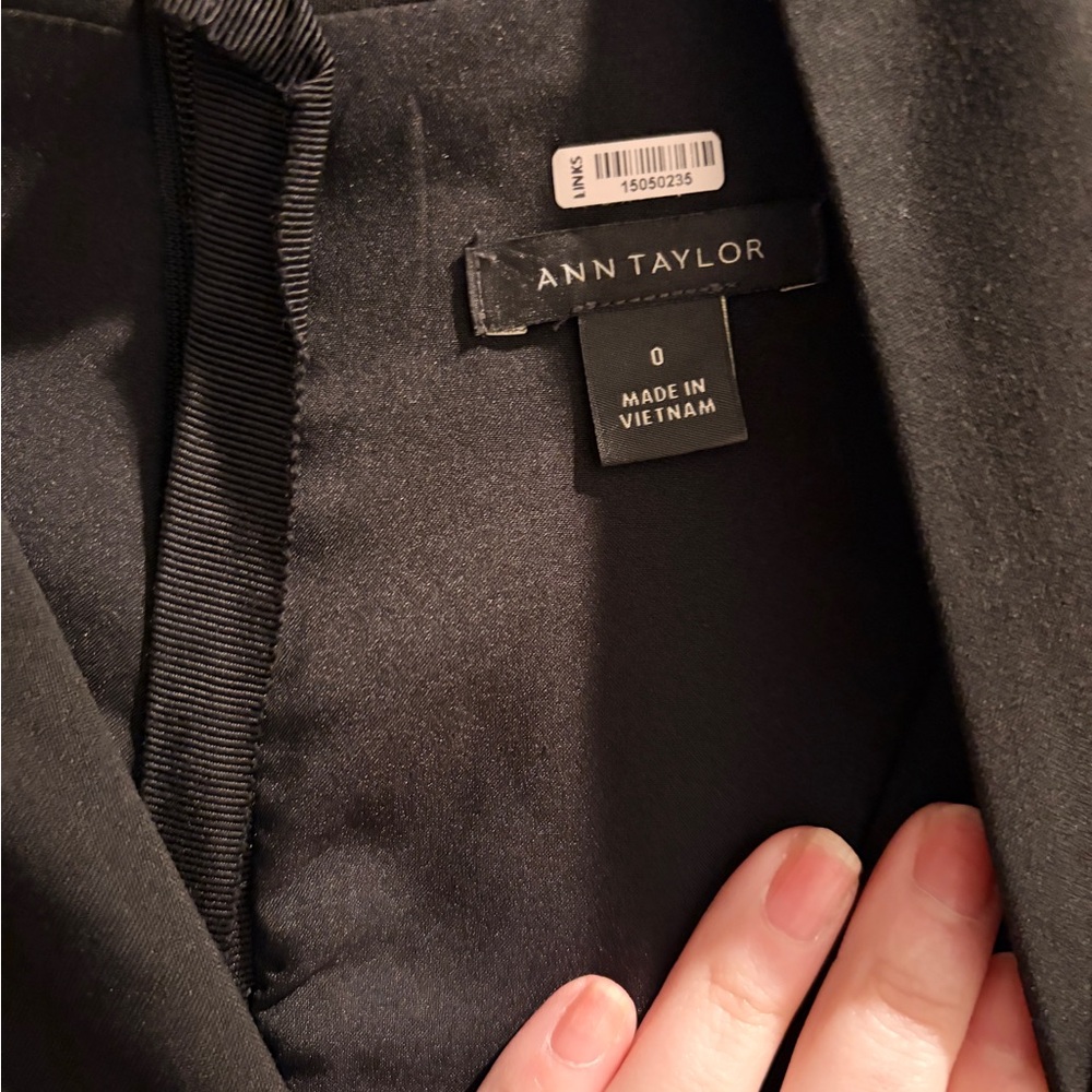 Ann Taylor Black 2-Piece Suit Blazer & Sleeveless Sheath Dress Size 0 - Picture 9 of 9